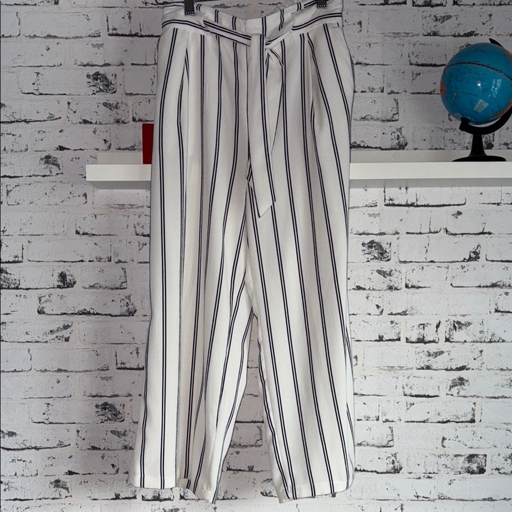 Wide Leg 3 Quarter Length Pants from New Look